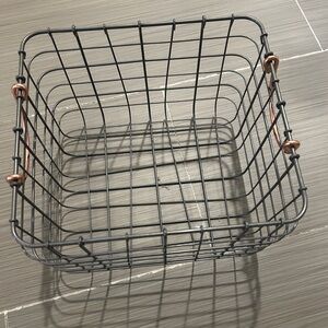 “TARGET” SMALL WIRE STORAGE BASKET